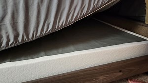 Watch This Low-Profile Metal Box Spring Supports a Ton of Weight on Amazon Live