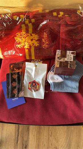 HeuHeu.Store on Instagram: "🎁 Harry Potter embroidered hoodie gift box 🦁 Gryffindor | 🐍 Slytherin | 🦅 Ravenclaw | 🦡 Hufflepuff Choose your house – perfect gift for HP fans ✨ 📩 DM to order now! 🎁 Hộp quà Hoodie Harry Potter thêu 4 nhà Hogwarts 🦁 Gryffindor | 🐍 Slytherin | 🦅 Ravenclaw | 🦡 Hufflepuff Chọn nhà bạn yêu thích – quà tặng cho fan HP ✨ 📩 Inbox chốt đơn ngay! #harrypotter #thoitrangnu #thoitranghanquoc #slytherin #gryffindor"