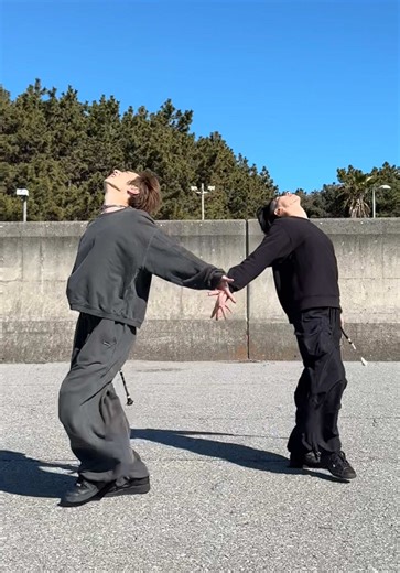 Baton Twirling Techniques with 高橋一生