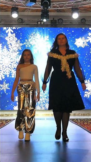 Model kids, catwalk with mom / Подиум с мамой #1000планет #fashion #nexttopkids