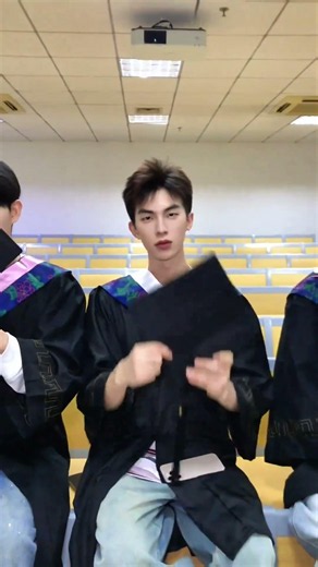 Top Graduation Moments: Pick Your Partner for the Perfect Shot