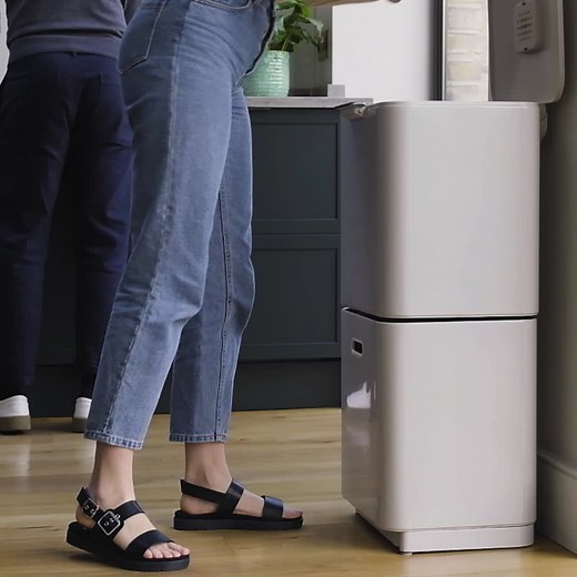Meet Totem, our award-winning bin has different compartments for all types of household waste, allowing you to separate everything out in one compact unit. Its integrated odour control keeps the kitchen smelling fresh, too. | Joseph Joseph