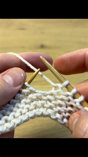 Annaplexis // Anna Pantelous on Instagram: "I’m ending this year with a Norwegian purl video, because Mayron asked for it 🧶 🧶 🧶 I always get lots of comments on these videos, so for those of you who do read the captions 😅: 🧶 Yes, the movement is larger than in continental purling, but it saves you from moving the yarn back and forth between knit and purl stitches 🧶 The end result is exactly the same as with a continental purl 🧶 The term “Norwegian” isn’t entirely accurate: not all Norwegi