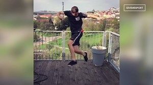 97K views · 685 reactions | Casually warming up for the week ahead Credit: insta/ @honzaweber | GiveMeSport | Facebook