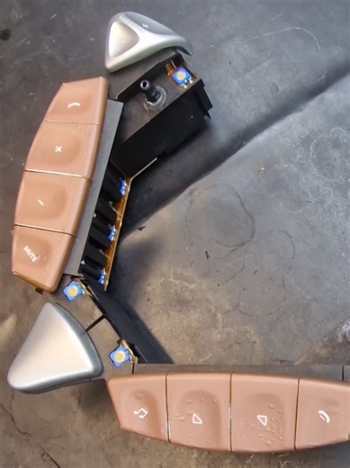 Regeneracja Klawiszy multifunkcji Porsche Cayenn 😈 cześć 1 Regeneration of Porsche Cayenne multifunction keys 😈 part 1 #porsche #cayenne #custom #engraving