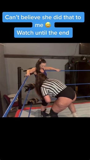 Female Referee Stinkface Wrestling Match - Nadia Sapphire vs Pamela