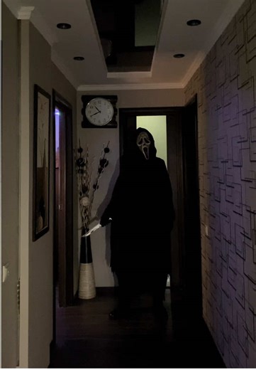 Detective Bailey Explores Scream 6 Ghostface Cosplay