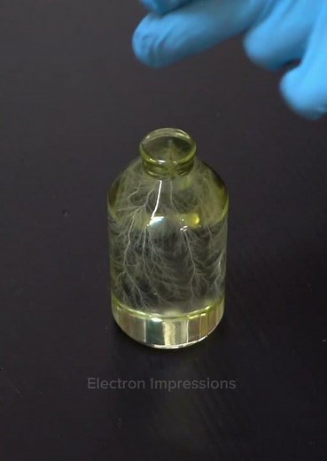 Making Lightning in a Bottle! #experiment #cool #science #cool #art #physicsexperiment #wow