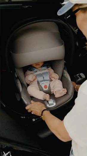 Travel season, handled. ✈️ The CYBEX Cloud T i-Size is your all-rounder for life on the move.