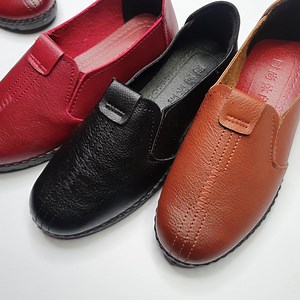 2.1K views · 71 reactions | Slingback pumps are back. What are you waiting for? Sizes 36 to 41 For queries and to place order, inbox us or WhatsApp us on 0312 2189918. | MAHA Fashions | Facebook