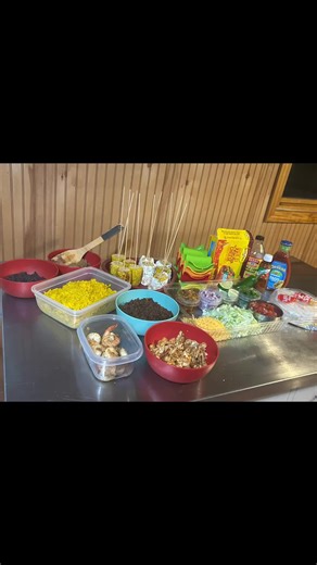 Homemade Taco Bar 🌮 🌮 🇲🇽 🫘 🍗 🍤 #taco #goya #foryoupage #shm #cooking