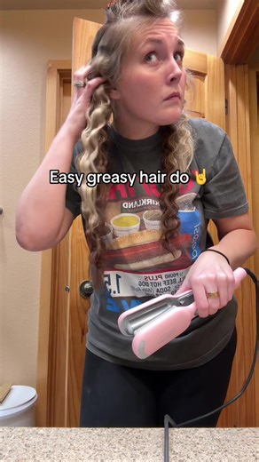 Best Hairstyles for Greasy Hair