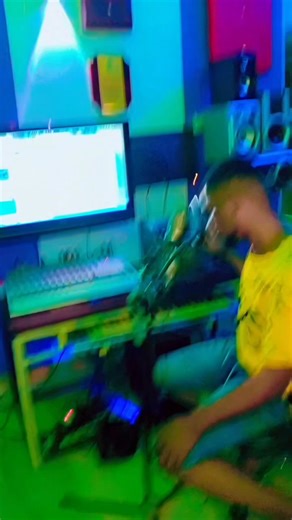 My boss, my producer Ochizy Dike Backing up my new song Ada Ogba Mamma. Dropping soon. #fypviralシ #MrLGcastle #NotJustACameraMan #AdaOgbaMamma #newmusicalert | Lawson Gift