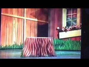 Barney catch the winkster with The Wiggles chase music