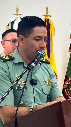 La sede multicampus de la Escuela Internacional de Entrenamiento de la Policía de Colombia - CENOP, realizó la clausura del curso de inmersión total en inglés, niveles A1 y A2, con esta capacitación 10 uniformados fortalecieron sus competencias comunicativas durante 80 días y 302 horas académicas, consolidándose como guardianes bilingües al servicio de nuestro país. #diepo | Dirección de Educación Policial