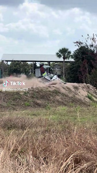 Mastering the Dirt Bike Whip Technique