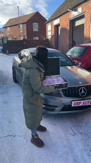 Bani sau mașină: Ce alegi?