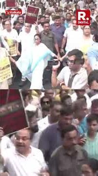 Mamata Banerjee Joins Mass Protest March by Hawkers in Kolkata’s Dharmatala
