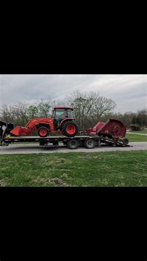 This Trailer Makes Unloading a Tractor Easy