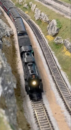 Christmas Trains In 2025 Day 8: On The Rail With HO Scale The Polar Express 11/22/25