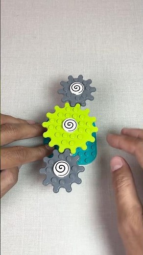 This LEGO Gear Spinner Spins So Smooth #lego #shorts