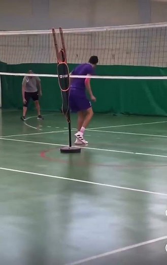 Developper les qualites offensives athletiques d,un arriere en handball 2 par le coach Amen Gafsi