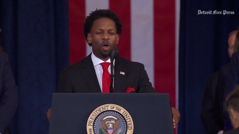 Detroit pastor Lorenzo Sewell delivers passionate benediction at Donald Trump inauguration