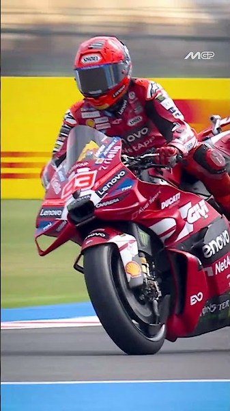 Marc Marquez brakes hard but finishes in the gravel! 🫣