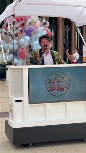 Disney Springs Piano Man Played MULAN!