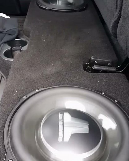 JL audio 12TW3 D4 in a 2015 Ram 1500 EcoDiesel Laramie