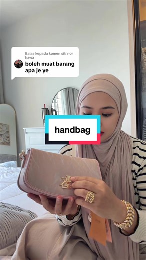 Stylish Handbag Collection for Fashion Enthusiasts