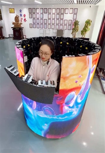 Achieve a Cylindrical LED Screen with ARESLED