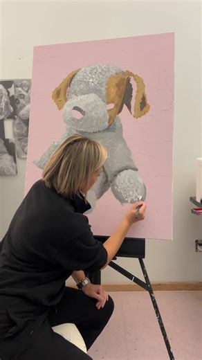 M-C | Custom Paintings on Instagram: "These were such a special Christmas gift! Mom reported back that they got choked up seeing them❤️❤️❤️. Makes me so happy to hear :). If you want the info and price list for custom paintings just write ART 🎨 ❤️. #flashesofdelight #thehappynow"