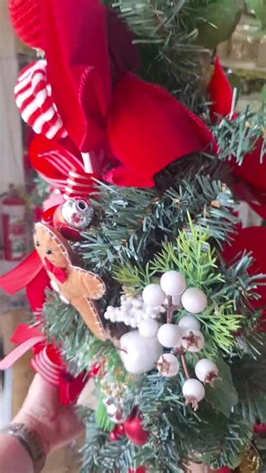 The Scrapbooker's Confetti Box on Reels