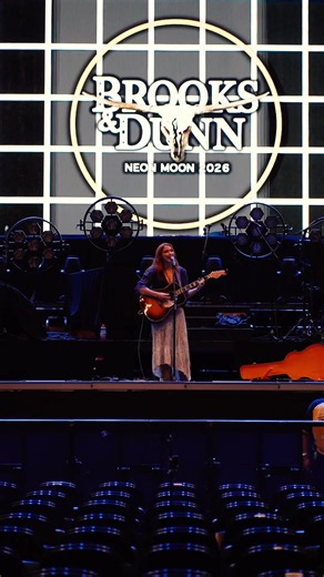 Finished up the first leg of the @Brooks & Dunn tour at @Bridgestone Arena last night 🧡🥹