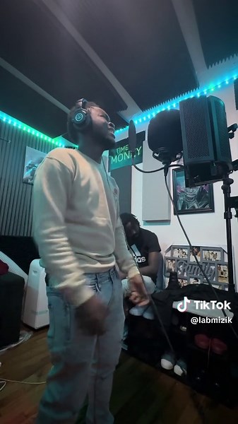 Brize Kè Frè a: Mizik K ap Konsole