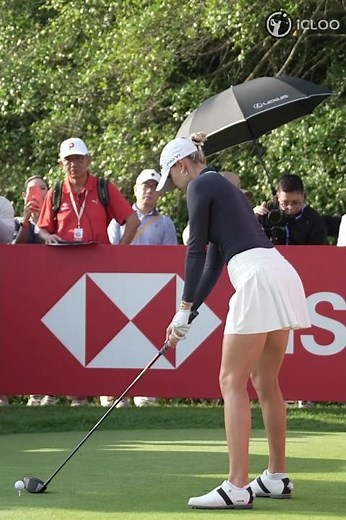 By leaving her weight behind and leveraging her left leg, Nataliya Guseva generates her swing power.
