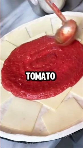 This Pizza Is Made Backwards… But Tastes Amazing #streetfood #food #pizza