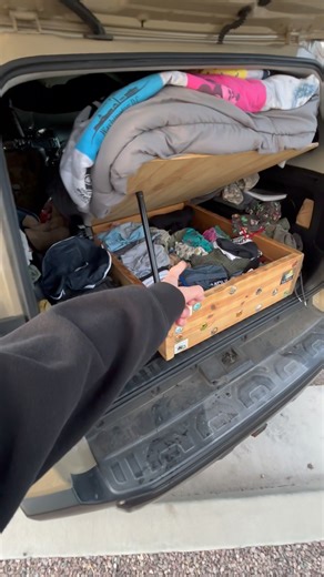 Roadtripping setup in Toyota 4Runner 2016