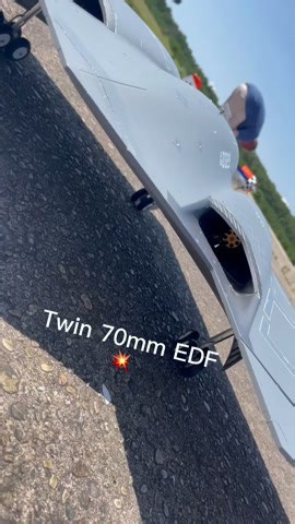 Giant RC B2 stealth bomber with twin EDFs takes flight