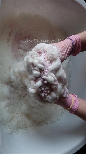 ASMR Satisfying Soapy Sponge Squeezing #asmr #satisfying #oddlysatisfying