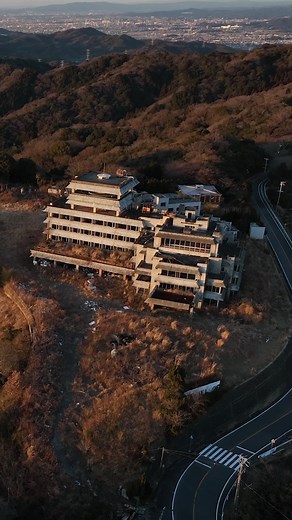 廃墟ホテルのドローン探検