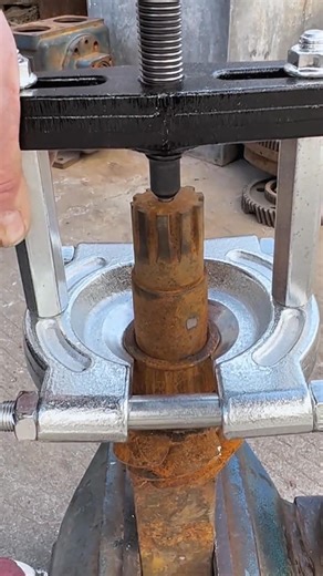 🔧💕 This bearing puller kit is a lifesaver! Different sizes handle all my car/gear fixes—super precise! 📦💪 It comes in a tough blue case, so tools stay organized and easy to grab. Built strong, lasts forever! 🚜✨ No more damaging parts when removing bearings—cuts down repair time so much! >> https://flippeng.com/products/heavy-duty-ton-bearing-puller-kit | Flippeng home