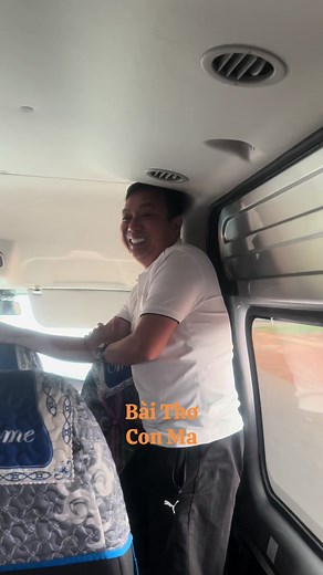 Bài thơ vui vẻ về con ma