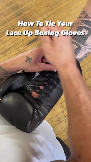Drop a comment if you use a different way 👇 Step up your boxing game with our lace up boxing gloves🥊 get them at #tkboxinggear #laceupgloves