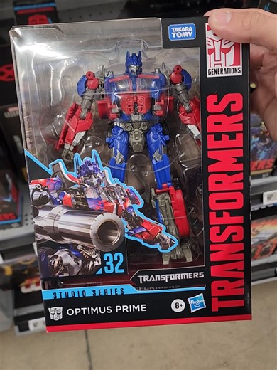 Another 2007 Optimus Prime Studio Series Reissue #transformers #transformersstudioseries #transformersfigures #walmart #follow #fyp