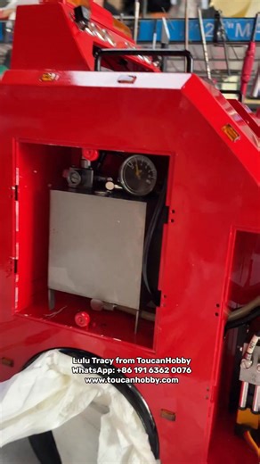 Lulu Tracy on Instagram: "Peeking inside the beast 👀🔥The internal details on this hydraulic 1/14 scale Tamiya Tow Truck are next level full metal setup, custom painted body, clean wiring, smooth hydraulics, and every component tucked in perfectly.Built tough, built beautiful. 💛⚙️#rctruck #rccrawler #rctrucks #radioControl #rclife #rccustoms #rcscale #hydraulicrc #Tamiya #towing #TowTruck #Lulu #Toucanhobby #RCChick"