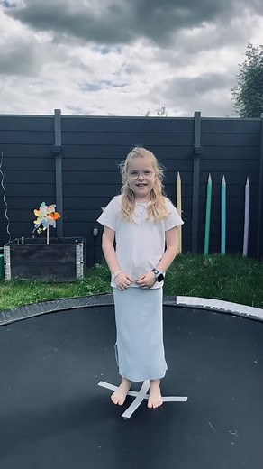 Nadia Witt on Instagram: "Ferie ferie ferie ~ Sommerferie, jubiii. Vi er klar til sommerferie nu, og glæder os til at kunne slappe af, komme ned i gear og håber på at Zoes skolevægring kan forsvinde lidt, så vi ikke mærker hendes mistrivsel så meget. Håber på 6 uger med børn i trivsel og en mor i overskud. God sommerferie til jer alle derude. #sommerferie #ferie #ferieferieferie #haleywitt"