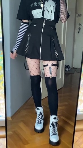 E-Girl Outfit Inspiration | Dark Aesthetic Fashion Ideas