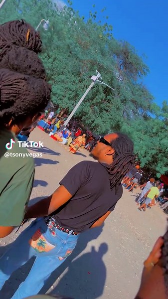 Vidéos de T-sony Vegas (@tsonyvegas) avec son original - T-sony Vegas